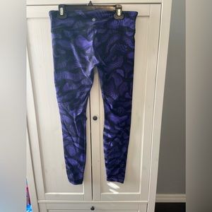 Woman’s Lululemon leggings